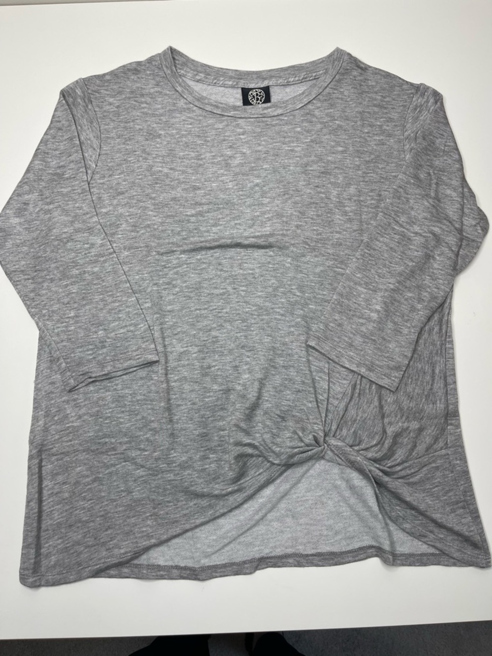 Women’s Bobeau 3/4 Sleeve Twist Hem Crewneck Top (Gray) Size MEDIUM